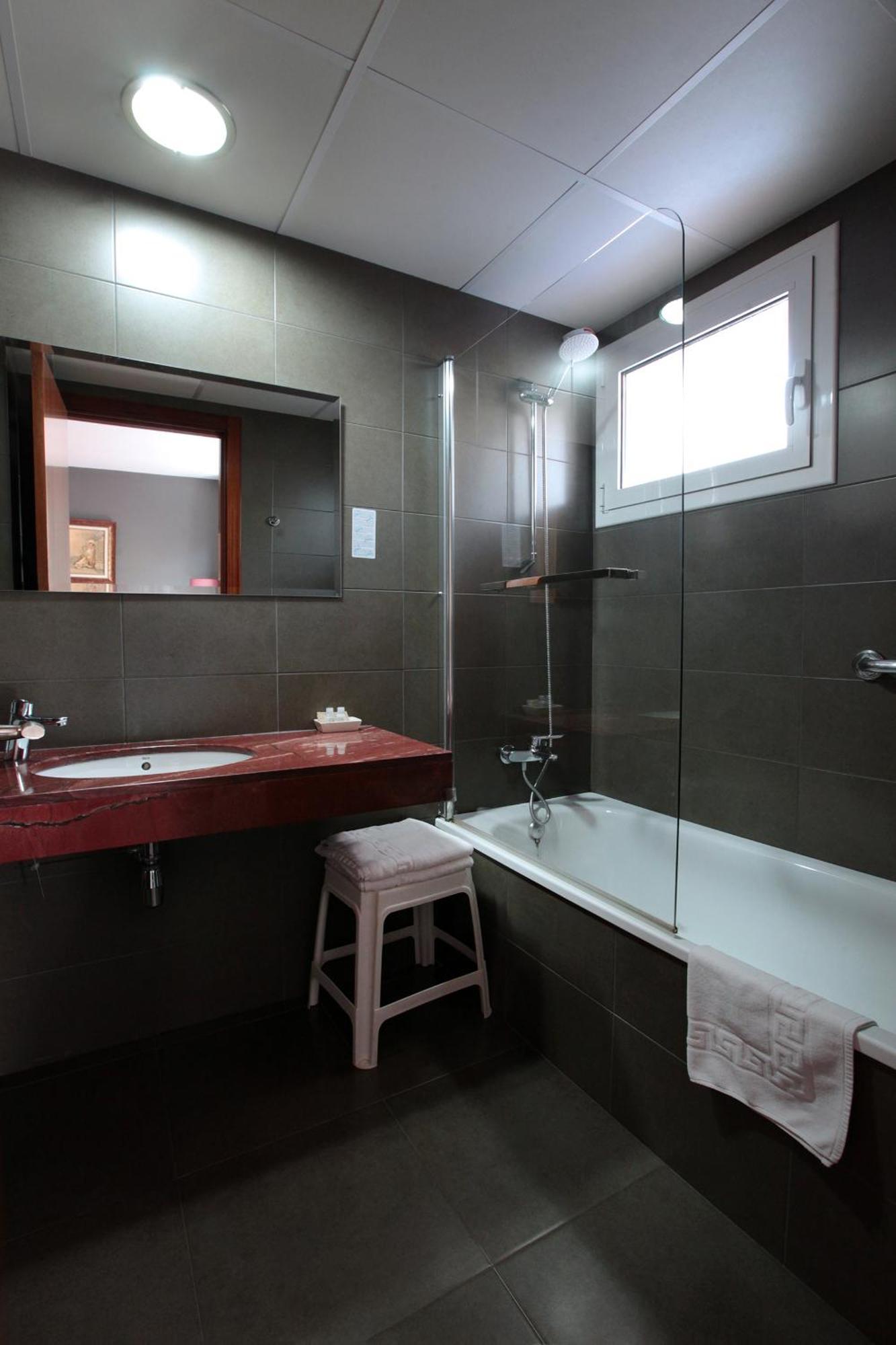 Hotel Marblau Tossa ตอสซาเดมาร์ ภายนอก รูปภาพ