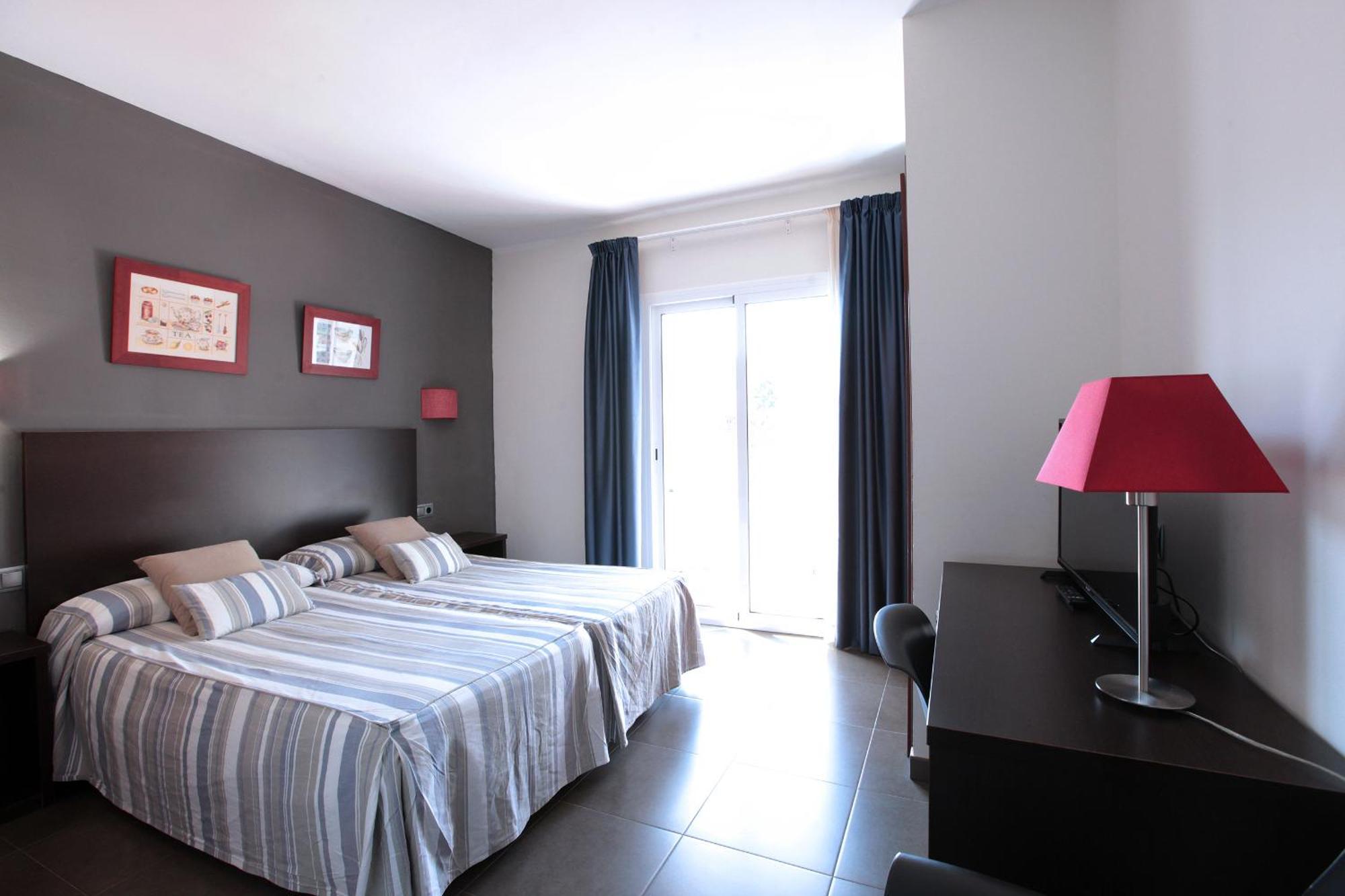 Hotel Marblau Tossa ตอสซาเดมาร์ ภายนอก รูปภาพ