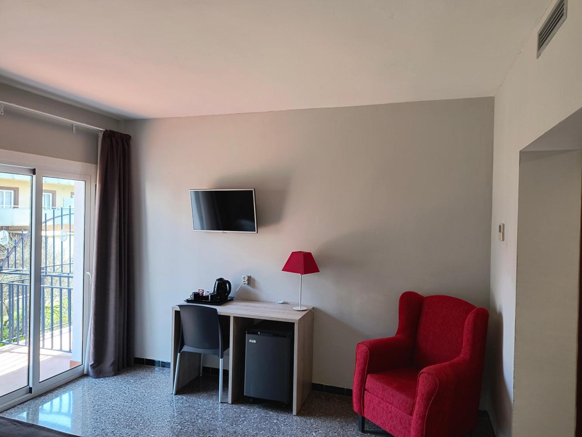 Hotel Marblau Tossa ตอสซาเดมาร์ ภายนอก รูปภาพ