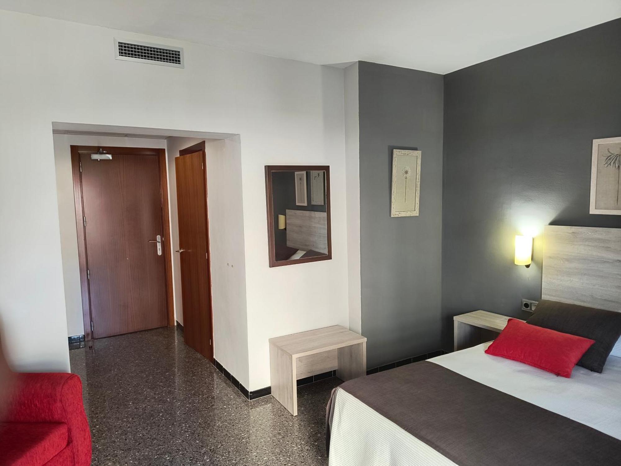 Hotel Marblau Tossa ตอสซาเดมาร์ ภายนอก รูปภาพ