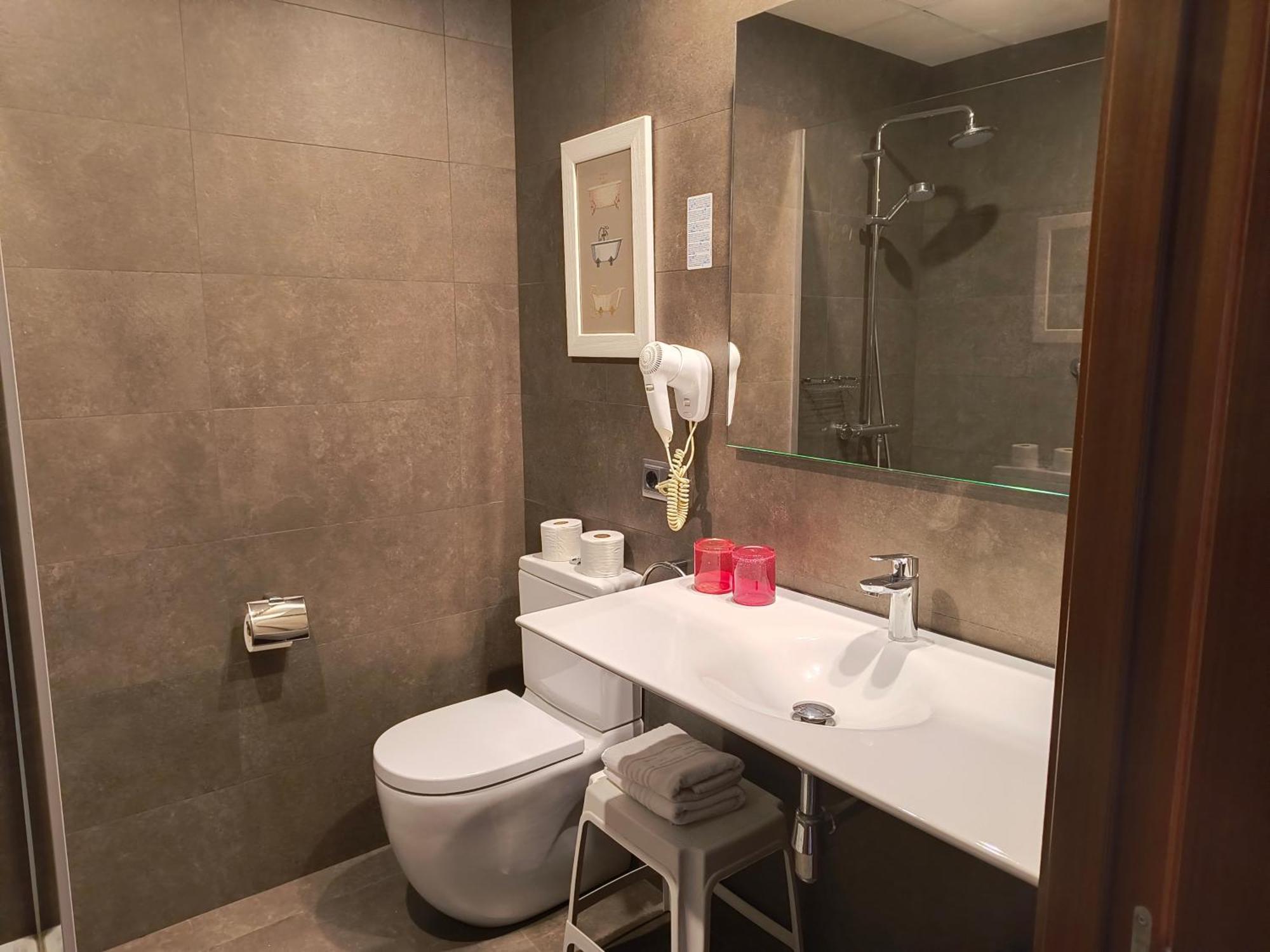 Hotel Marblau Tossa ตอสซาเดมาร์ ภายนอก รูปภาพ