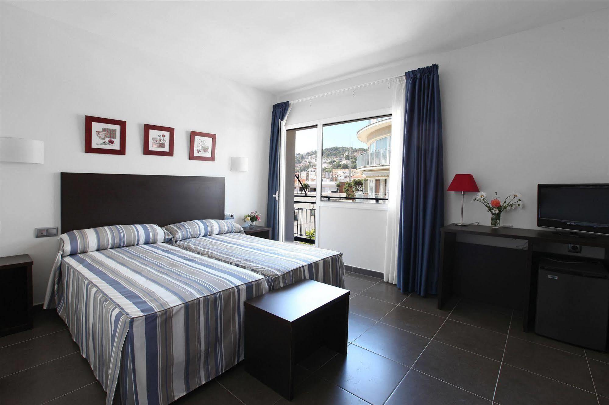 Hotel Marblau Tossa ตอสซาเดมาร์ ภายนอก รูปภาพ